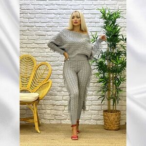 The Free Size Gray Fringe Sweater Set S/M